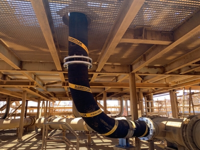 橡膠軟管：石油冶金行業(yè)的"柔性動脈"如何征服極端工況？